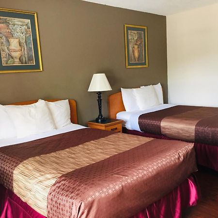Bear Mount Inn & Suites Pigeon Forge Szoba fotó